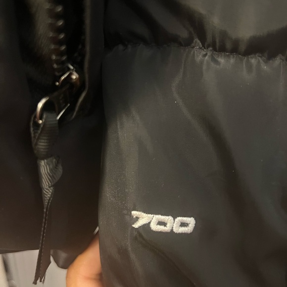 The North Face 700 Black Puffer Jacket - Picture 3 of 3